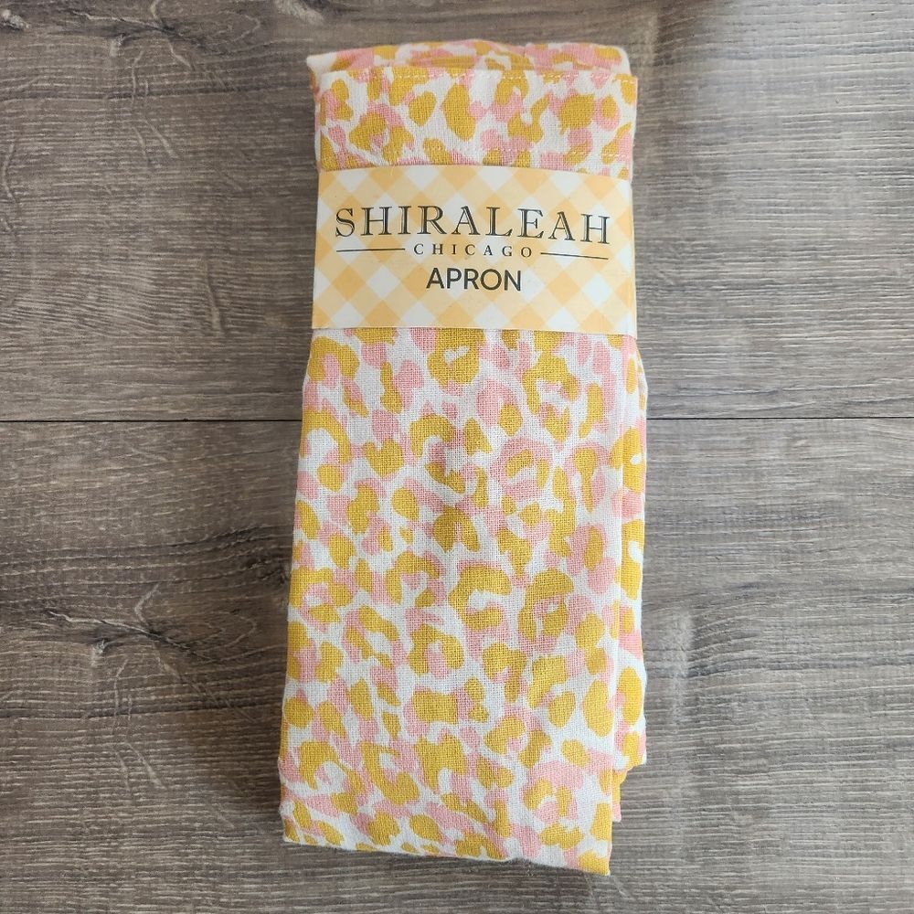 New Unopened Shiraleah‎ Chicago Leopard Print Yellow Pink Cooking Kitchen Apron